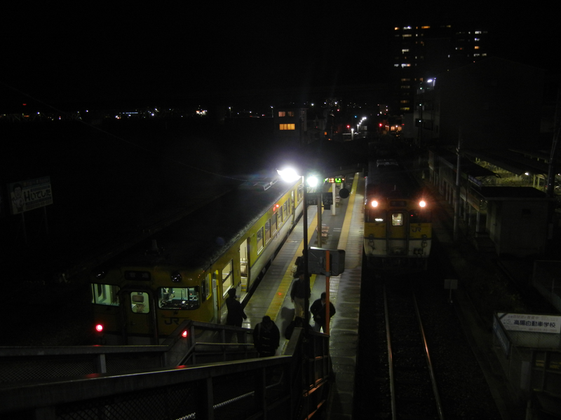 午後10時頃の安芸矢口駅 午後10時頃の安芸矢口駅