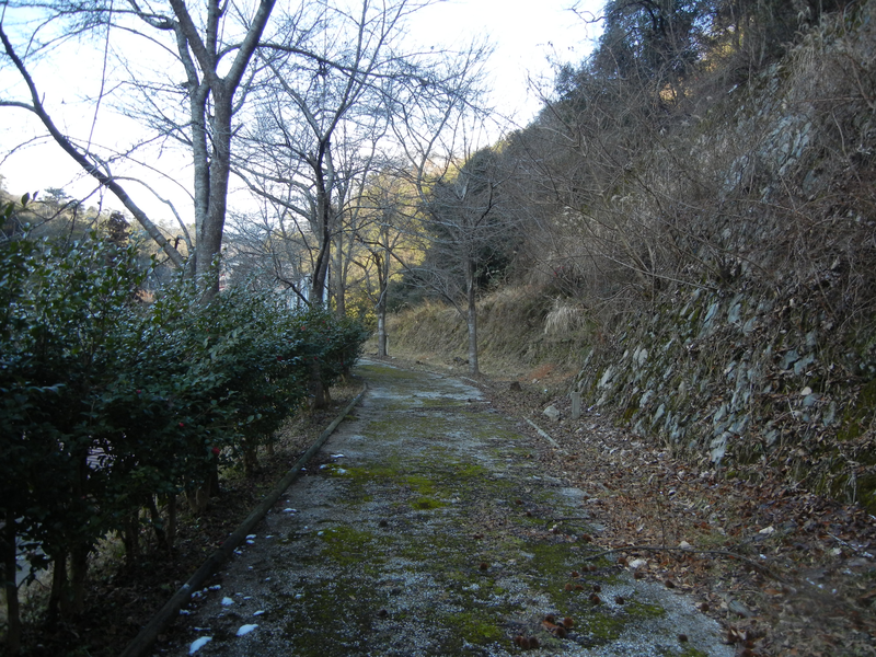 若干整備された旧々道 若干整備された旧々道