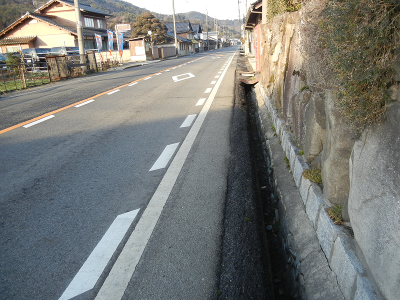 サミット付近の側溝 サミット付近の側溝